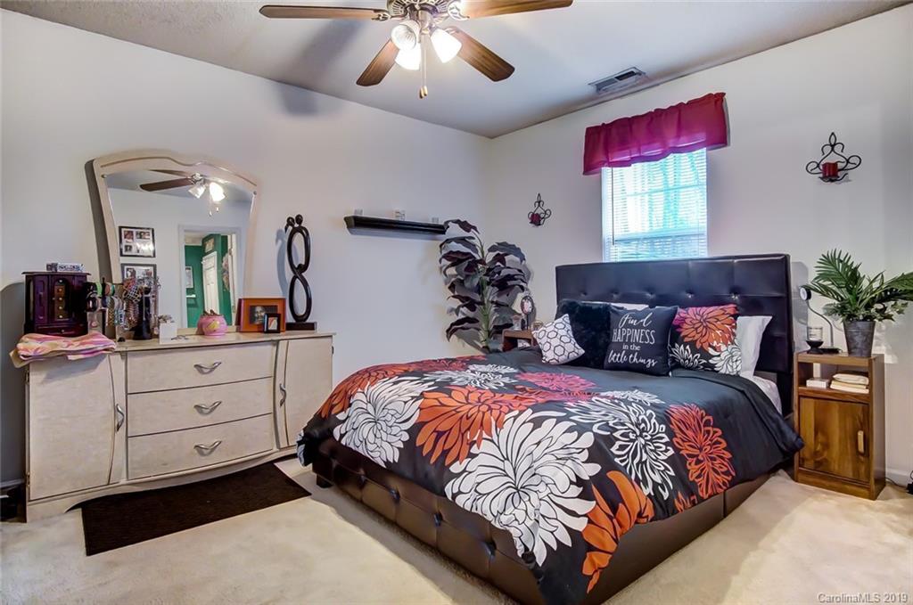 5217 Possum Trot Lane Charlotte NC 28215