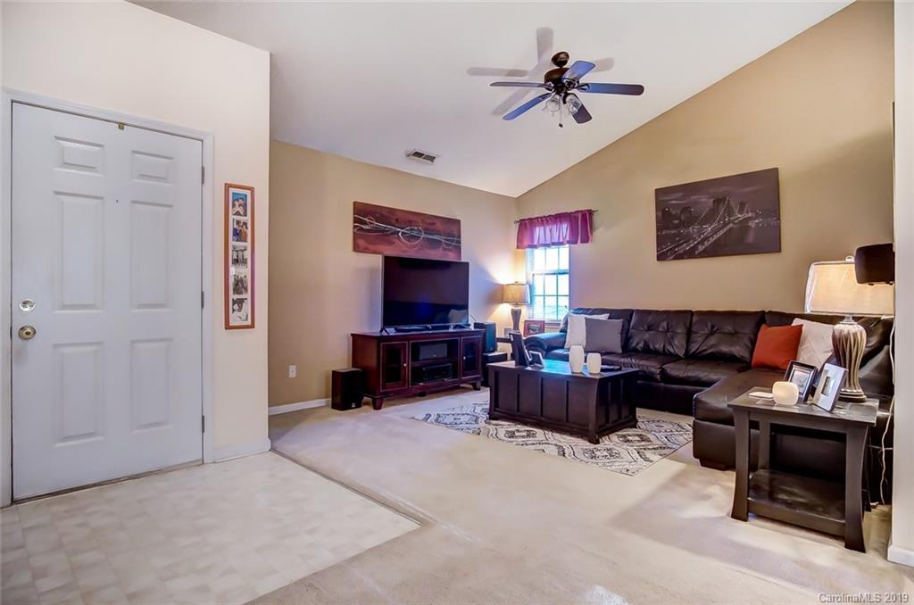 5217 Possum Trot Lane Charlotte NC 28215