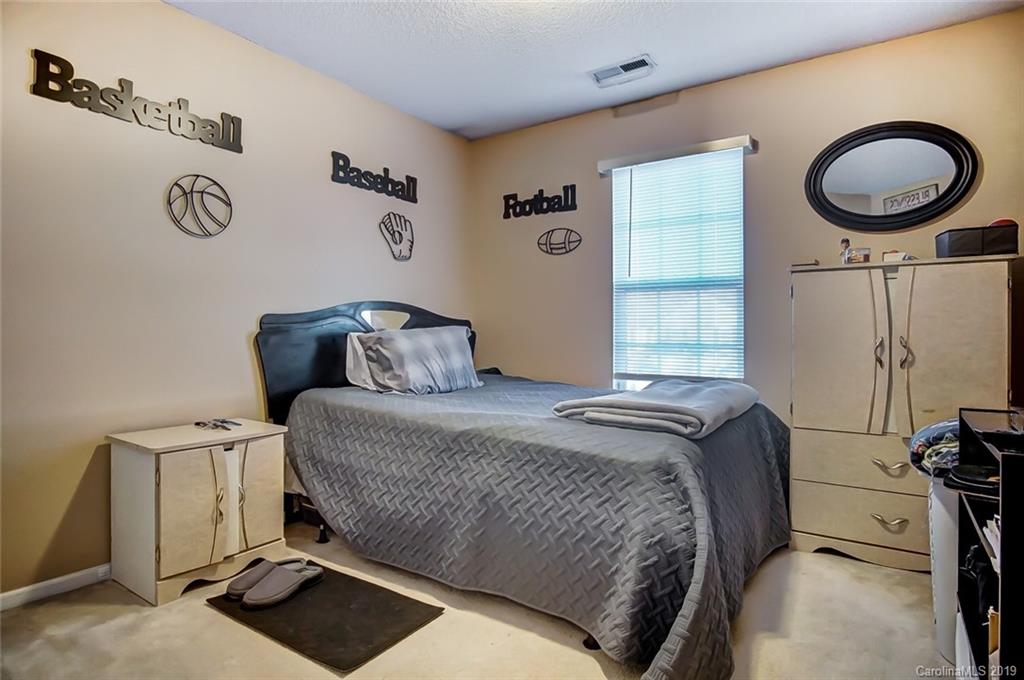 5217 Possum Trot Lane Charlotte NC 28215