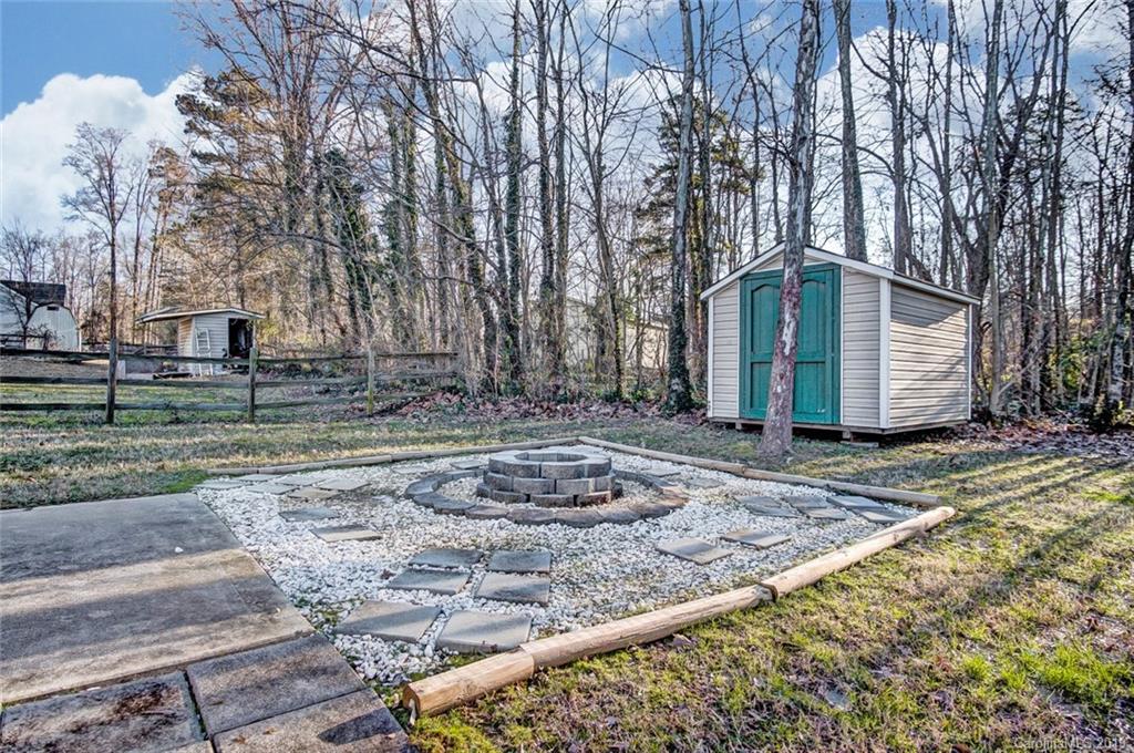 5217 Possum Trot Lane Charlotte NC 28215