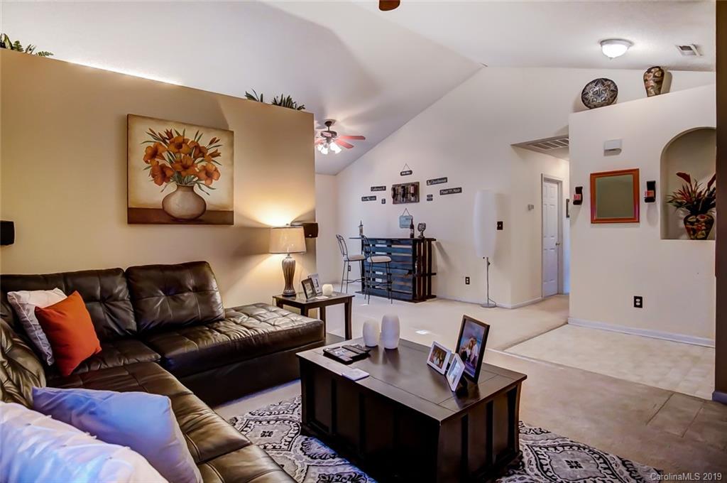 5217 Possum Trot Lane Charlotte NC 28215