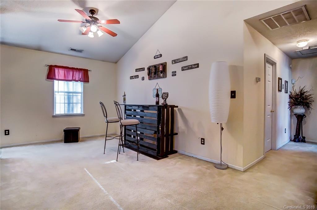 5217 Possum Trot Lane Charlotte NC 28215