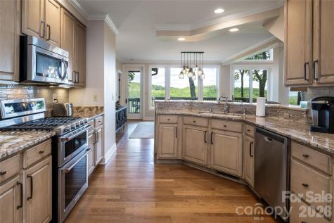 12 Spring Ridge Lane Hendersonville NC 28739