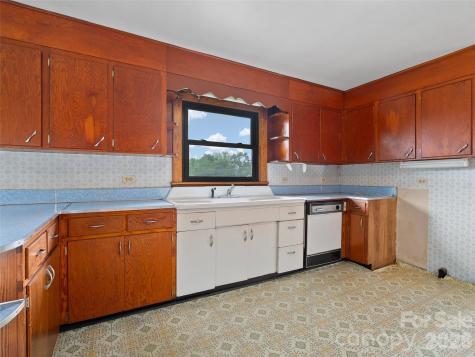 21 Beaverdam Road Canton NC 28716
