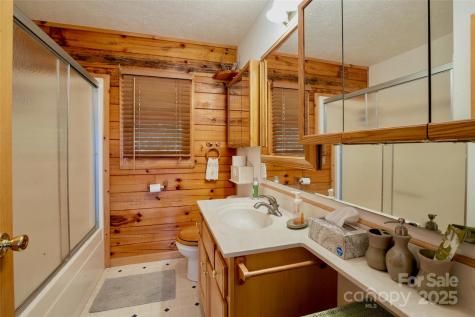 807 Pine Tree Road Spruce Pine NC 28777