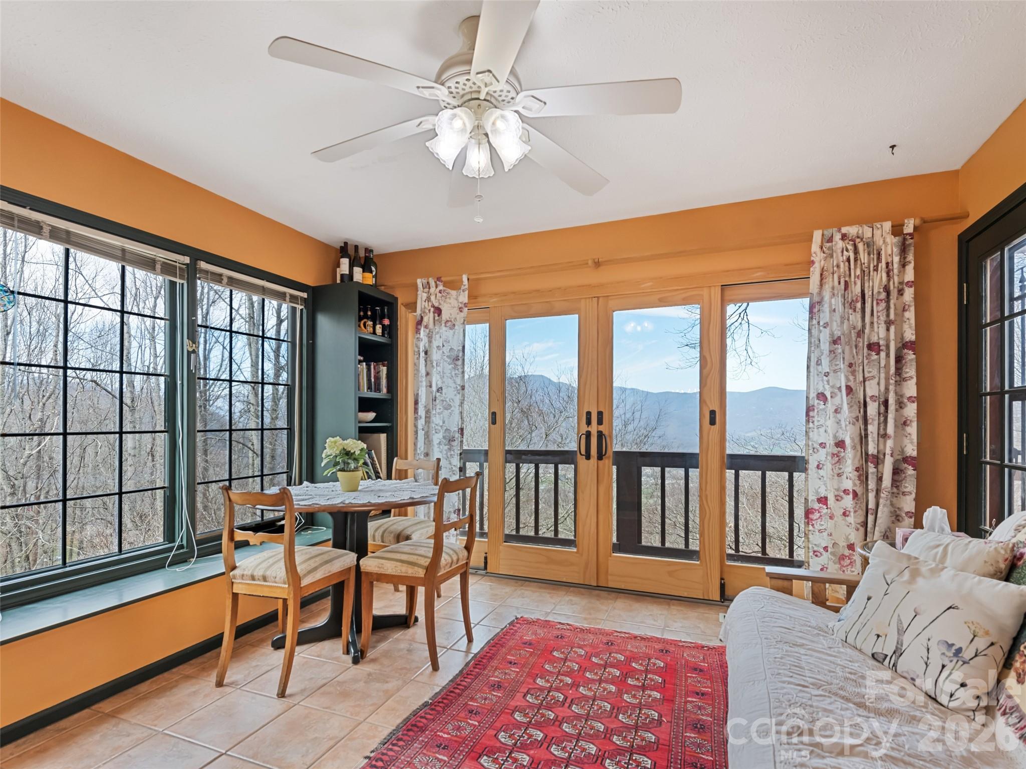 415 Treetop Lane Waynesville NC 28785