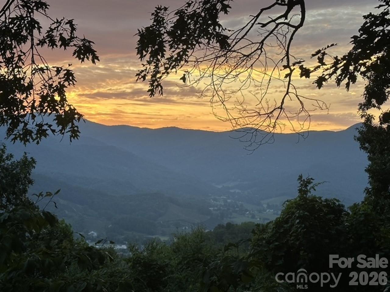 415 Treetop Lane Waynesville NC 28785