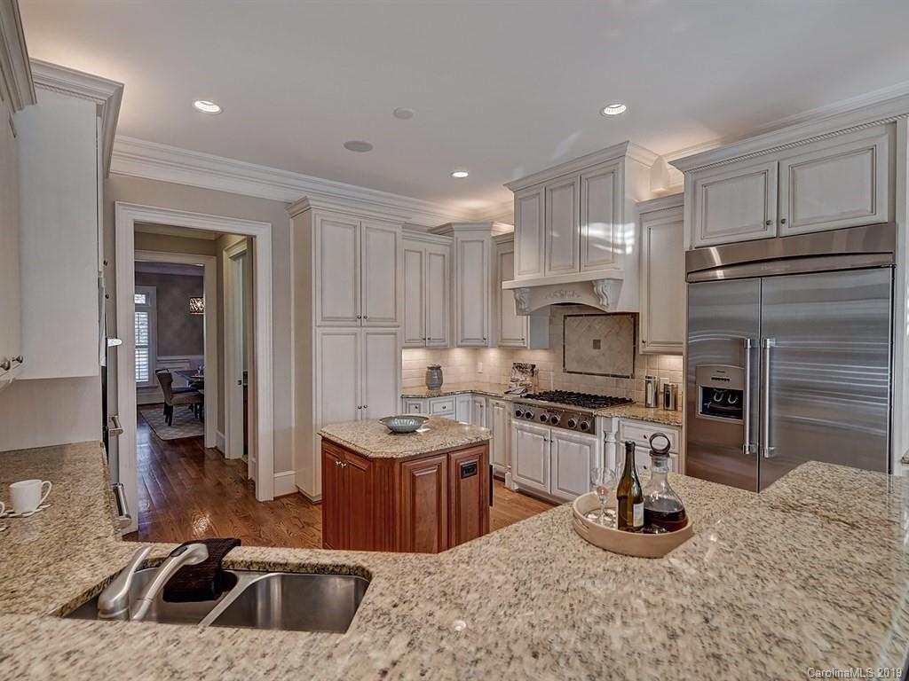 201 Ridgewood Avenue Charlotte NC 28209
