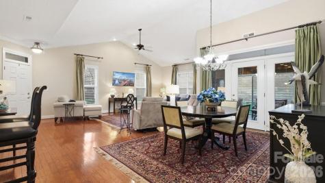 2820 Summer Valley Court Charlotte NC 28269