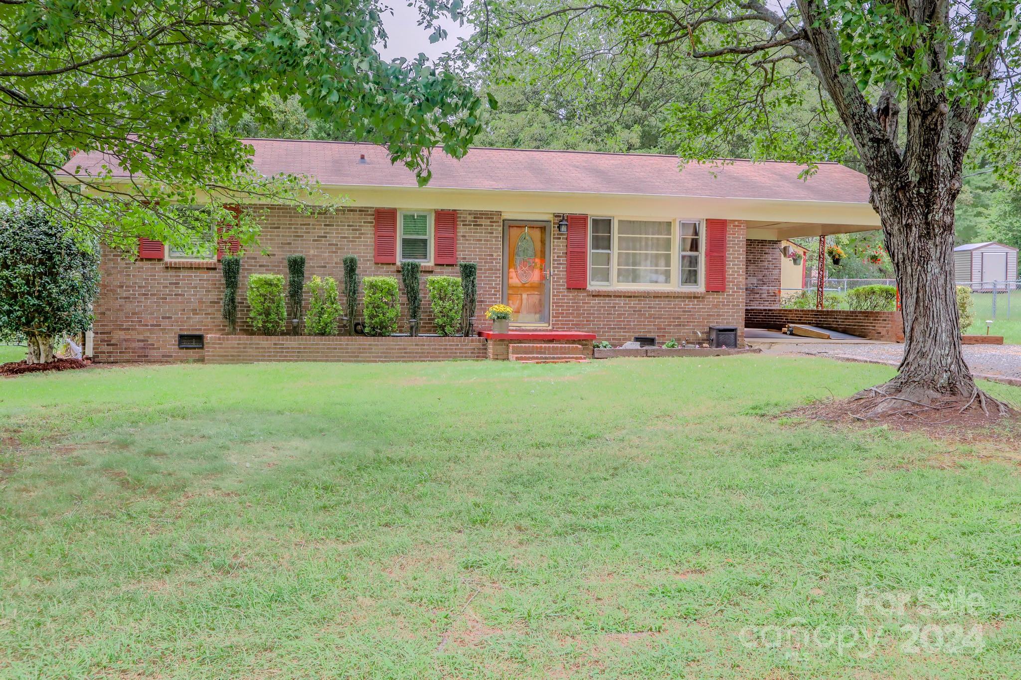 1905 26th Street NE Hickory NC 28601