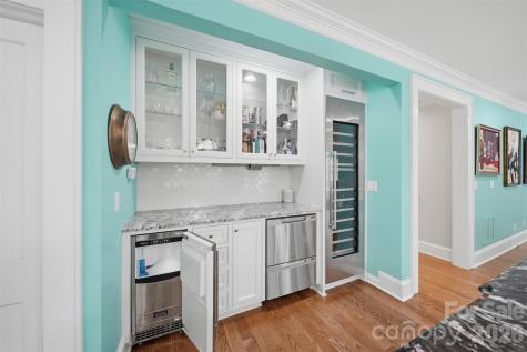 1013 14th Avenue Drive NW Hickory NC 28601