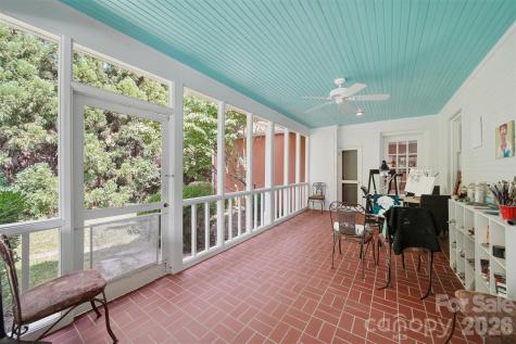 1013 14th Avenue Drive NW Hickory NC 28601