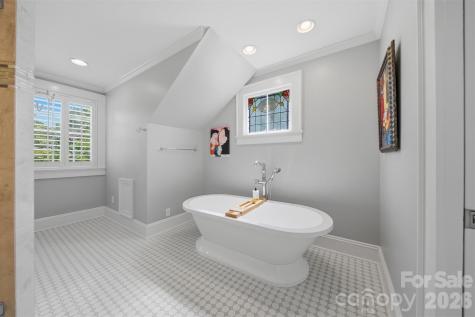 1013 14th Avenue Drive NW Hickory NC 28601