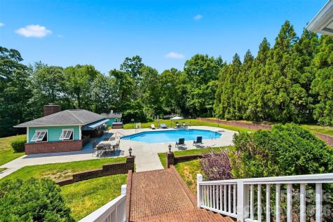 1013 14th Avenue Drive NW Hickory NC 28601