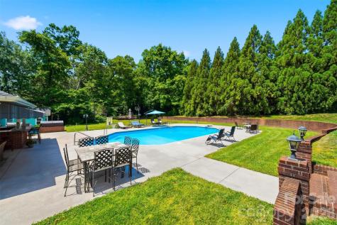 1013 14th Avenue Drive NW Hickory NC 28601