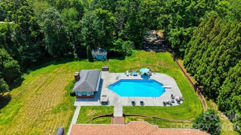 1013 14th Avenue Drive NW Hickory NC 28601