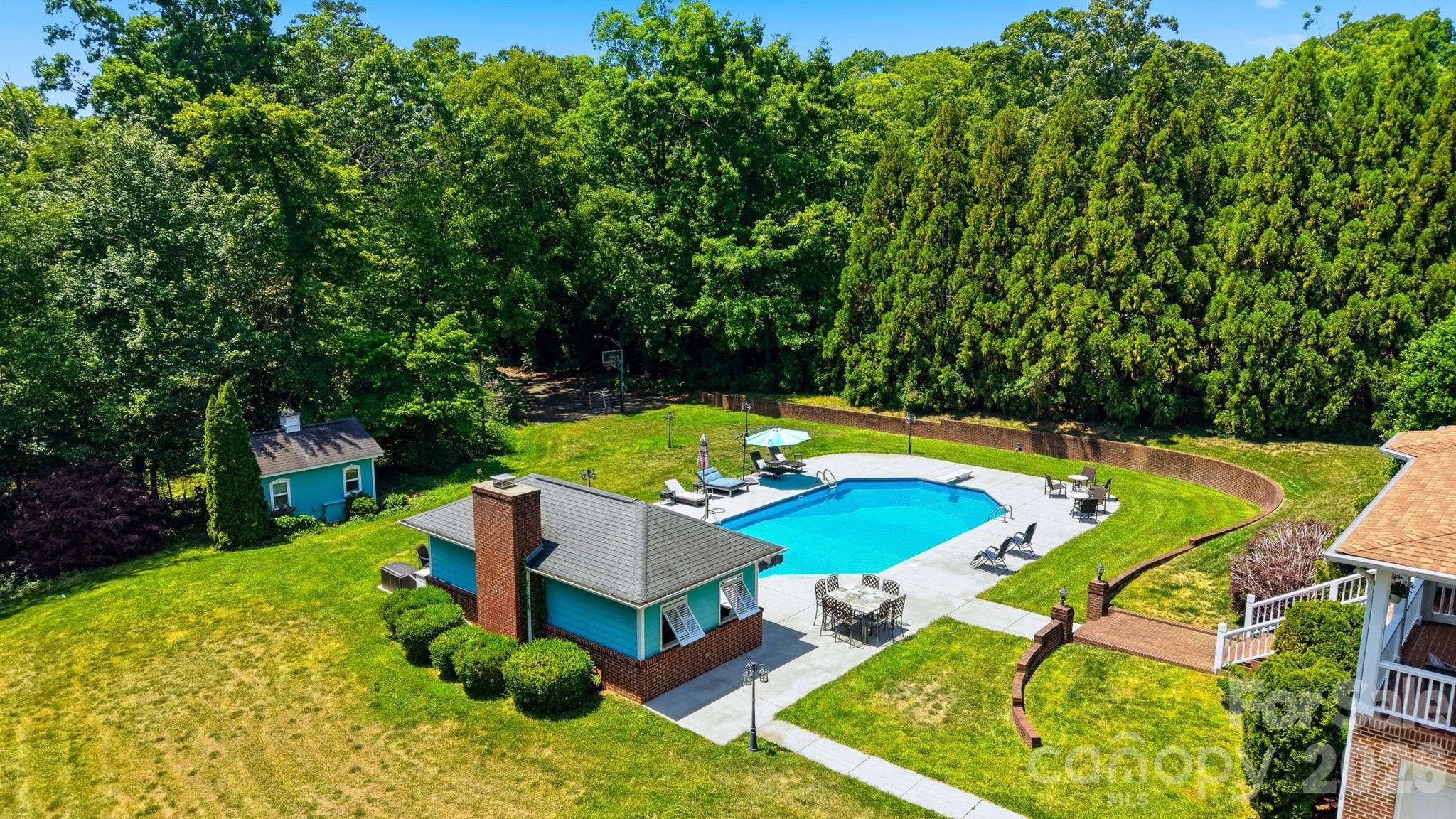 1013 14th Avenue Drive NW Hickory NC 28601