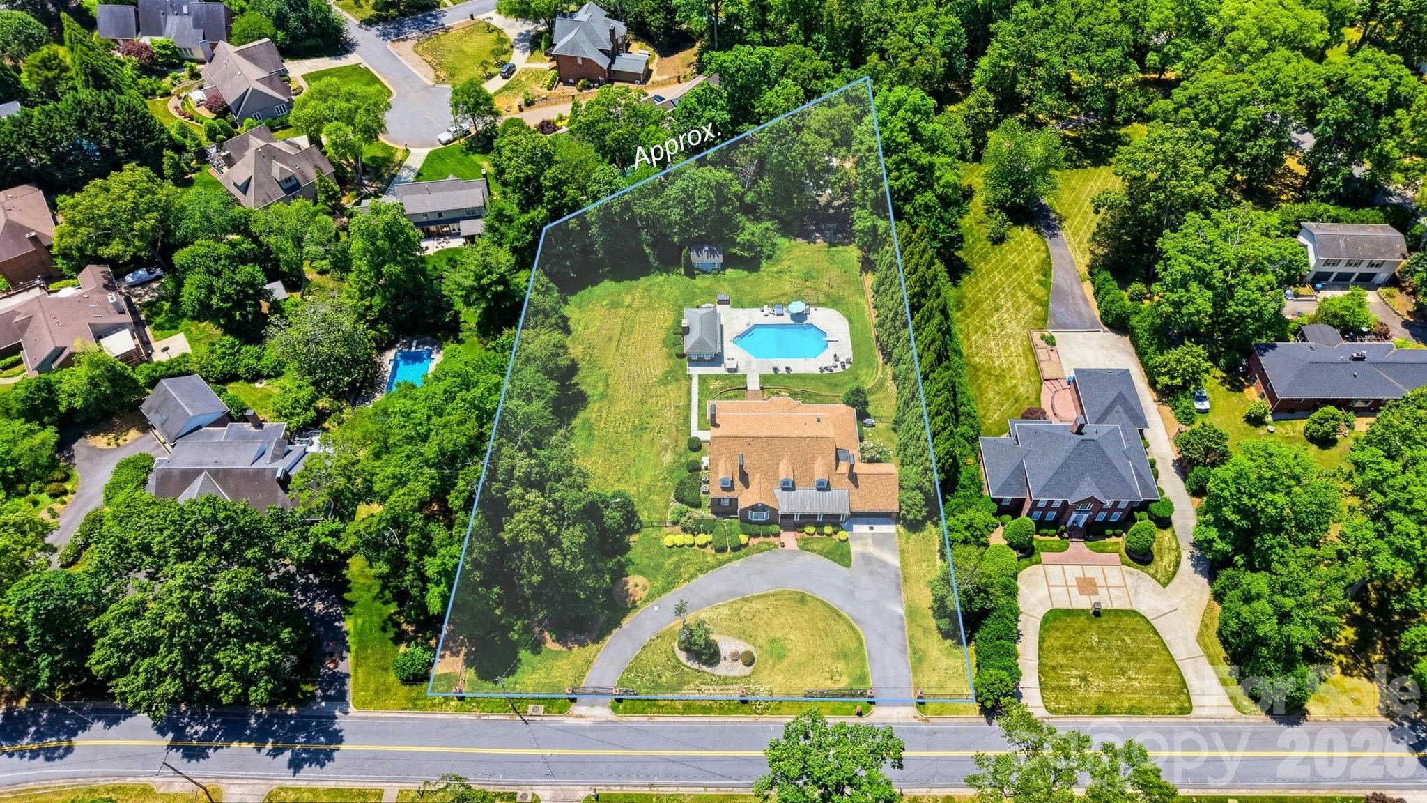1013 14th Avenue Drive NW Hickory NC 28601