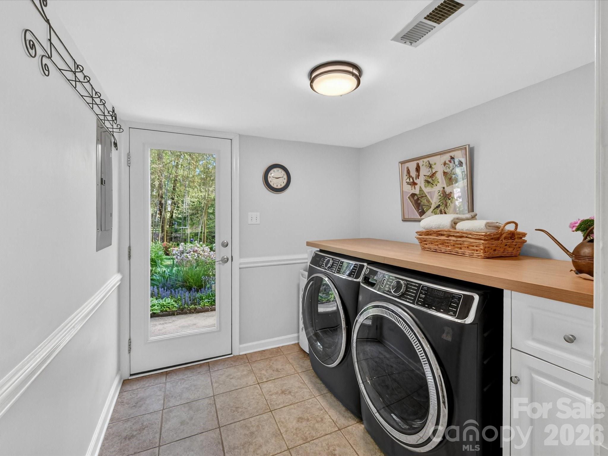 2818 Hinsdale Street Charlotte NC 28210