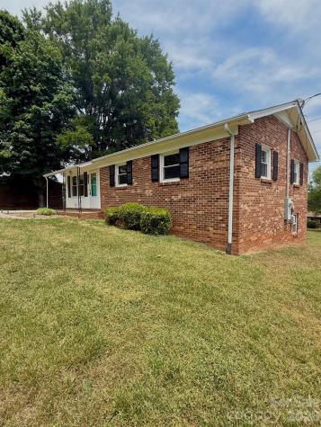 130 N Arlington Avenue Jonesville NC 28642