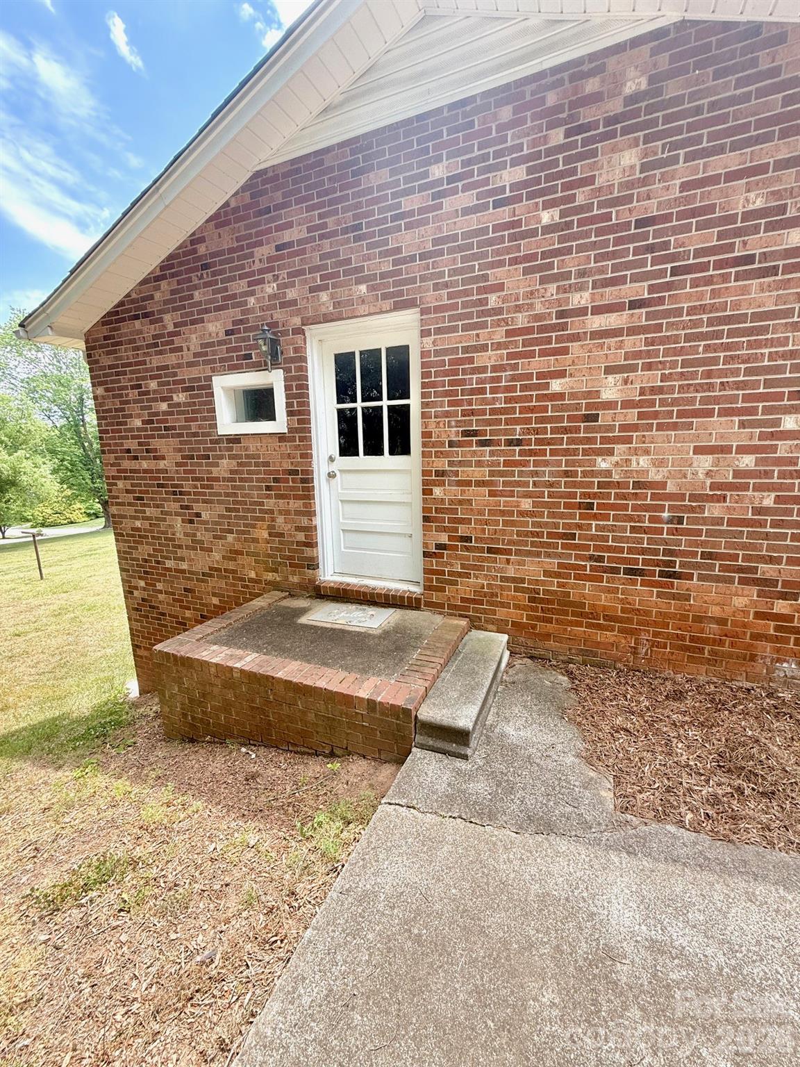 130 N Arlington Avenue Jonesville NC 28642