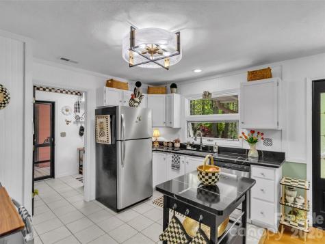 211 Rustic Road Waynesville NC 28786