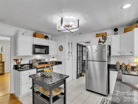 211 Rustic Road Waynesville NC 28786