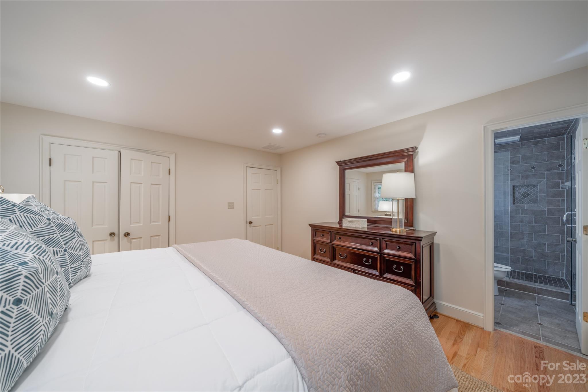 4301 Deepwood Drive Charlotte NC 28226