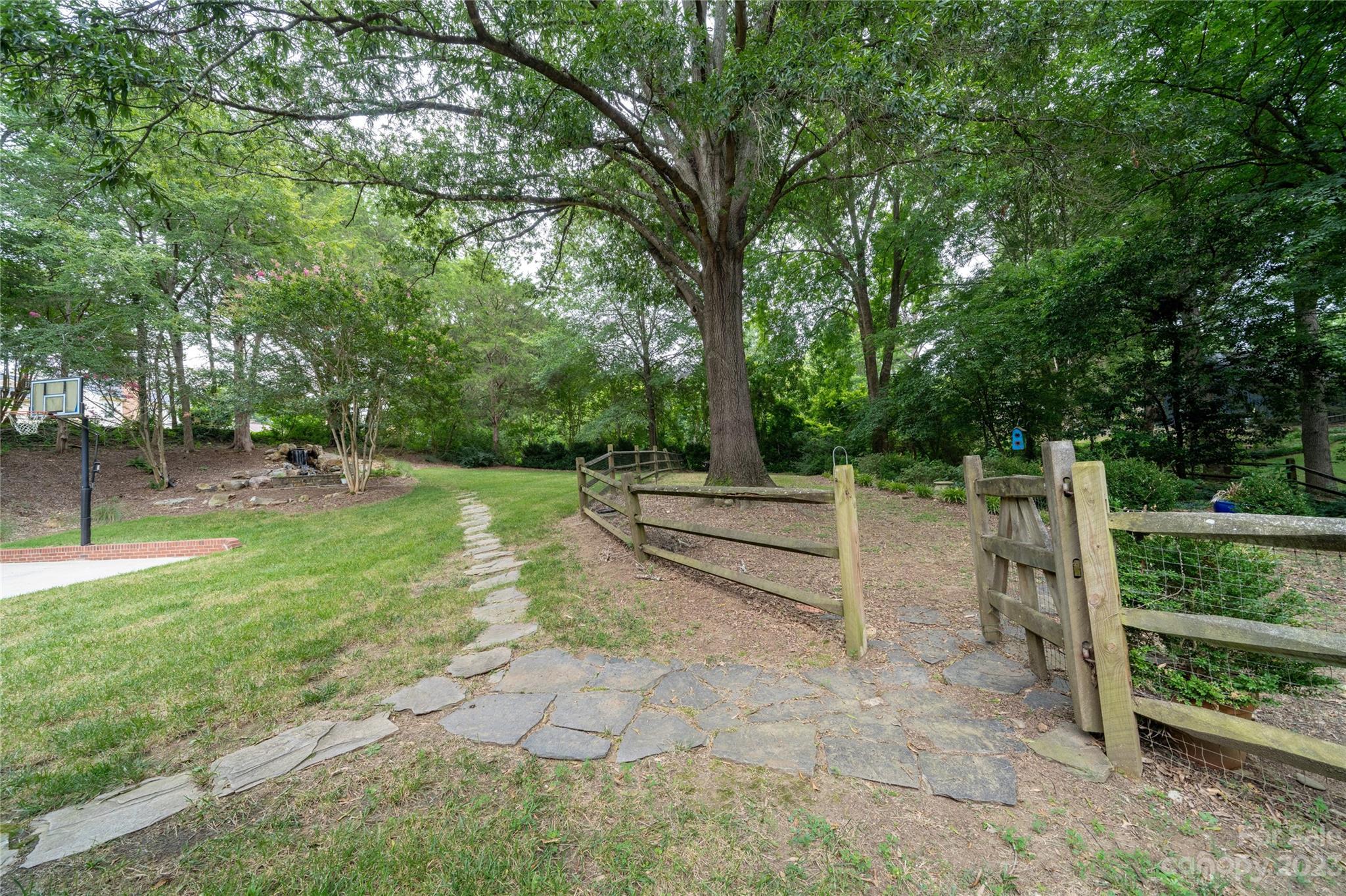 4301 Deepwood Drive Charlotte NC 28226