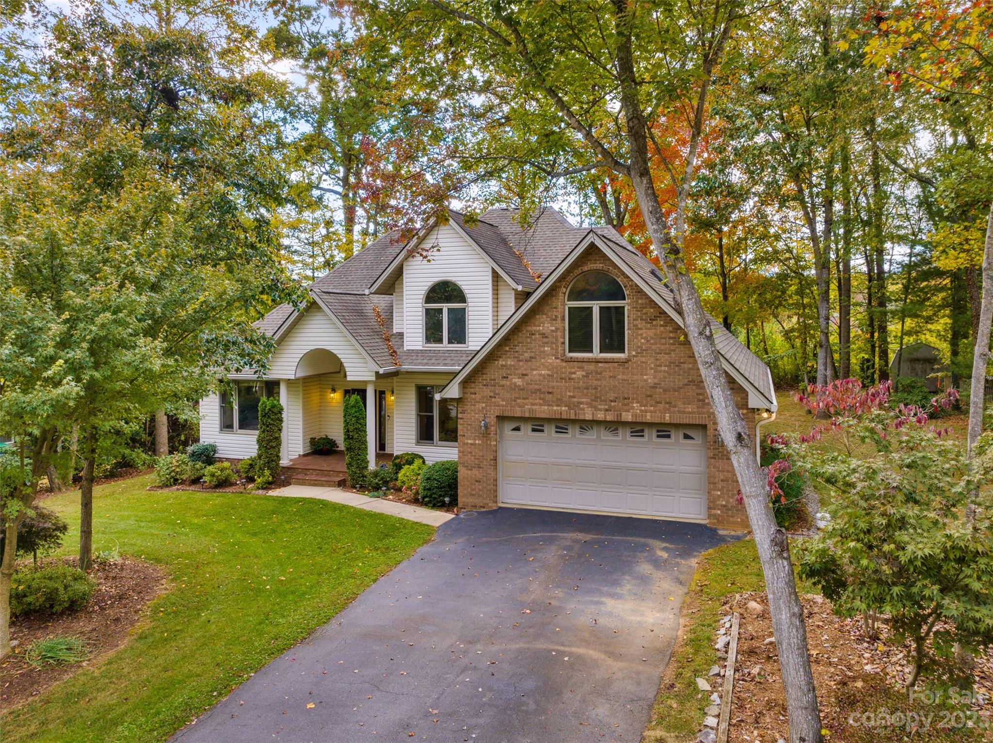 28 Helen Holcombe Way Candler NC 28715
