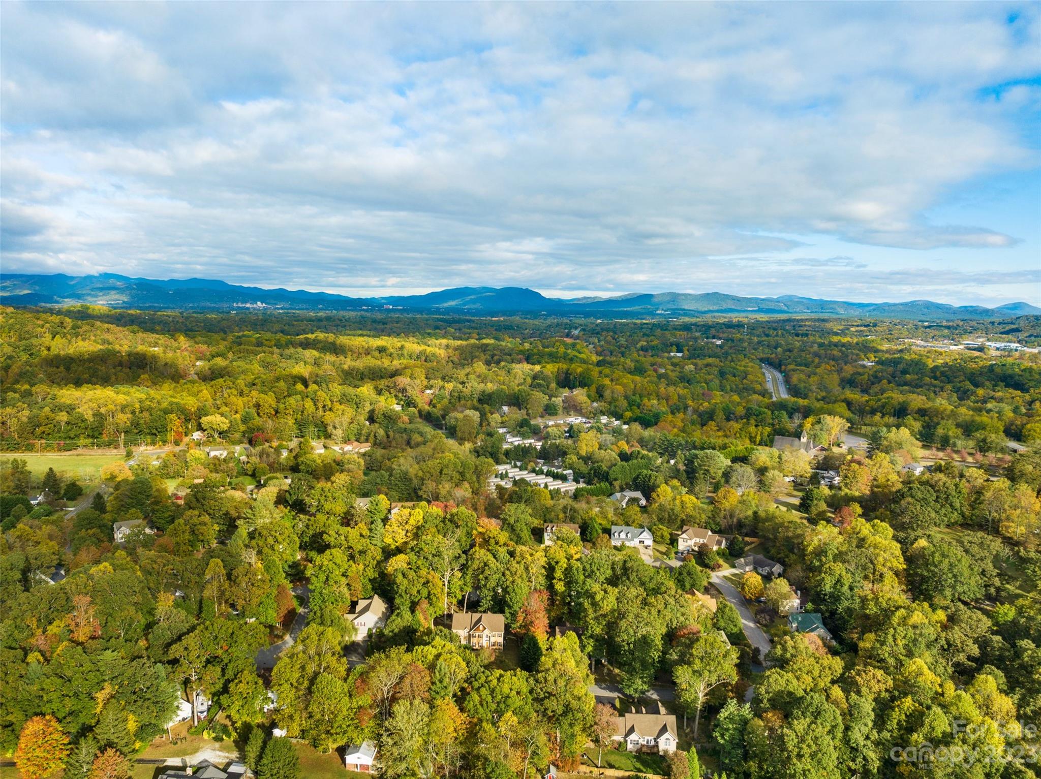 28 Helen Way, Candler NC Real Estate Listing MLS Car4079577