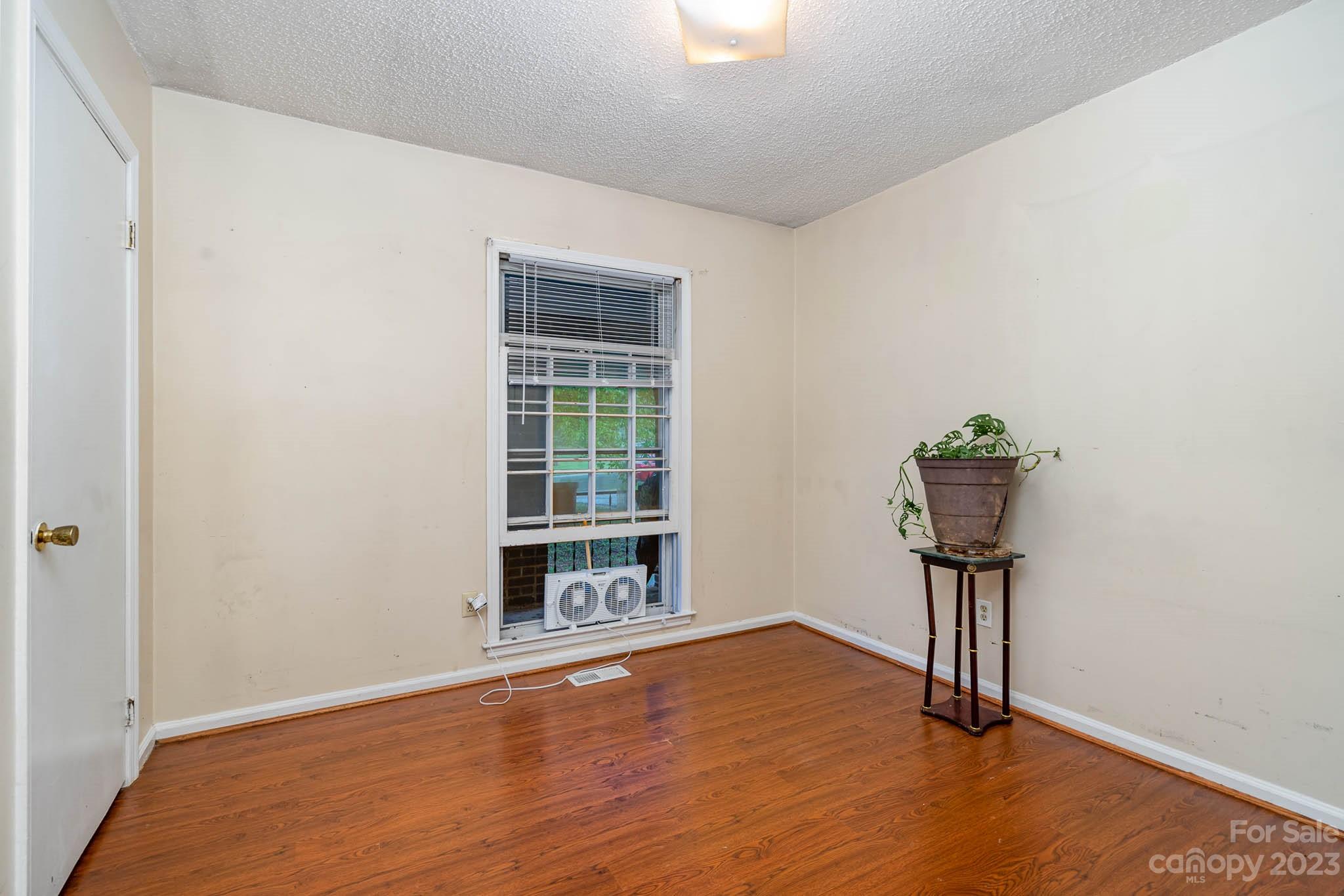 1822 Crandon Drive Charlotte NC 28216