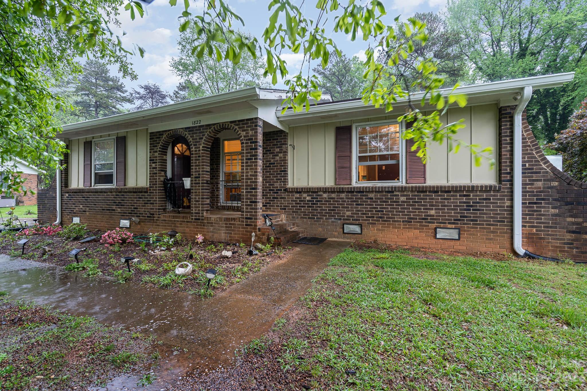 1822 Crandon Drive Charlotte NC 28216