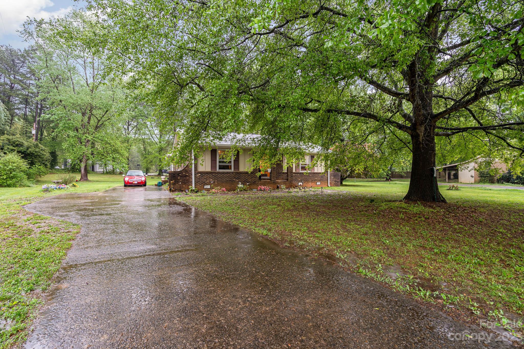 1822 Crandon Drive Charlotte NC 28216