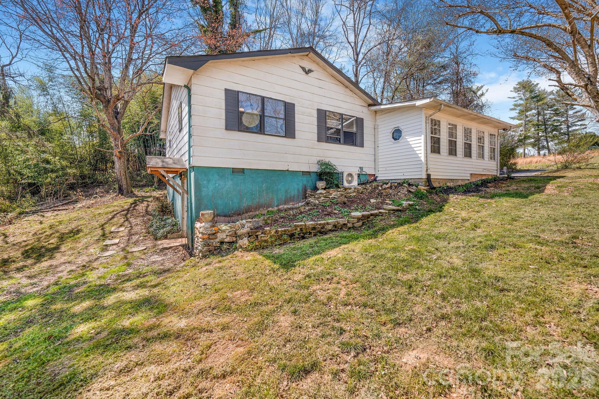 18 Peaceful Valley Lane Flat Rock NC 28731