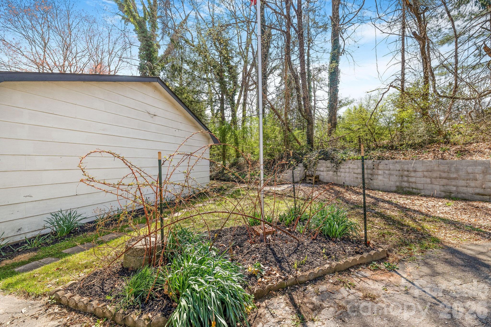 18 Peaceful Valley Lane Flat Rock NC 28731