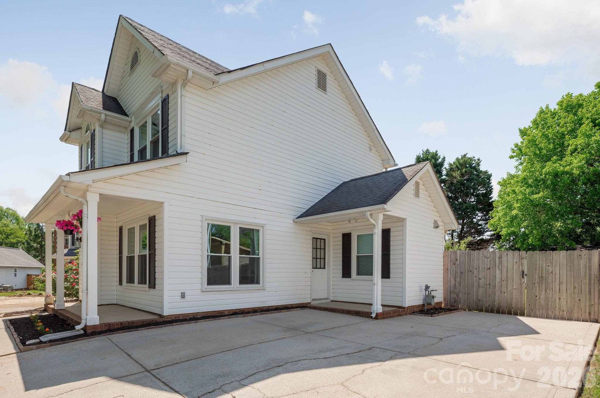 14442 Planters Knob Lane Charlotte NC 28273