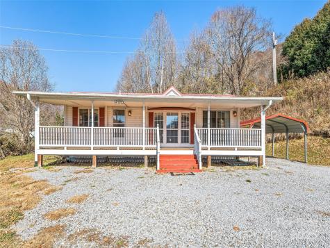 93 Merry Way Clyde NC 28721