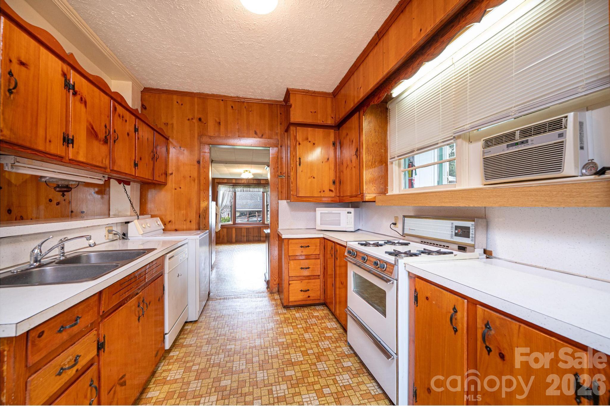 335 Harmon Street Forest City NC 28043