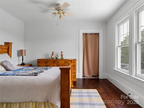 6 Woodley Avenue Asheville NC 28804