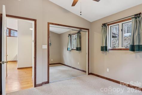 71 N Setsi Lane Brevard NC 28712