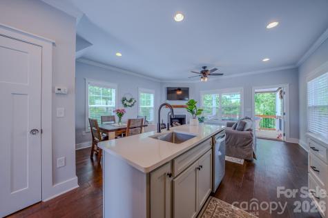 15 Tudor Way Black Mountain NC 28711