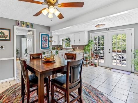 38 Ben Lippen Road Asheville NC 28806