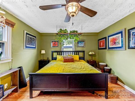 38 Ben Lippen Road Asheville NC 28806