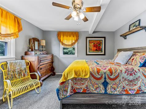 38 Ben Lippen Road Asheville NC 28806