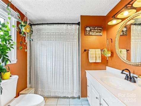 38 Ben Lippen Road Asheville NC 28806