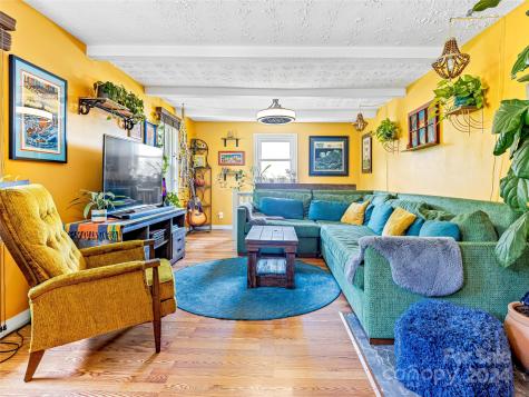 38 Ben Lippen Road Asheville NC 28806