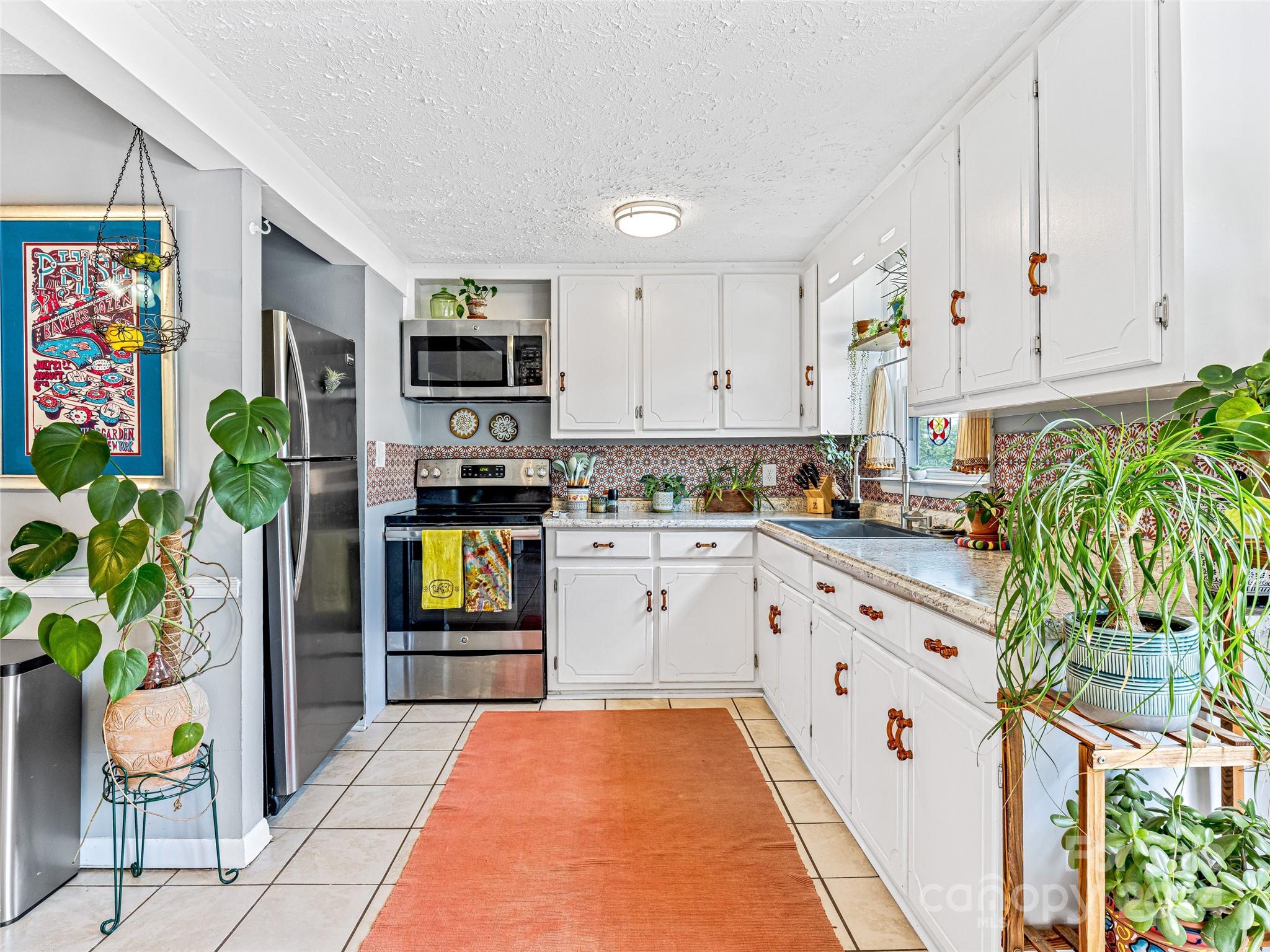 38 Ben Lippen Road Asheville NC 28806