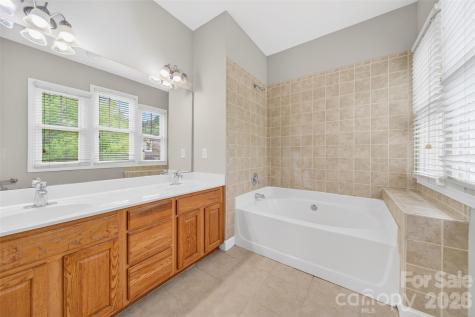 14044 Garden District Row Huntersville NC 28078