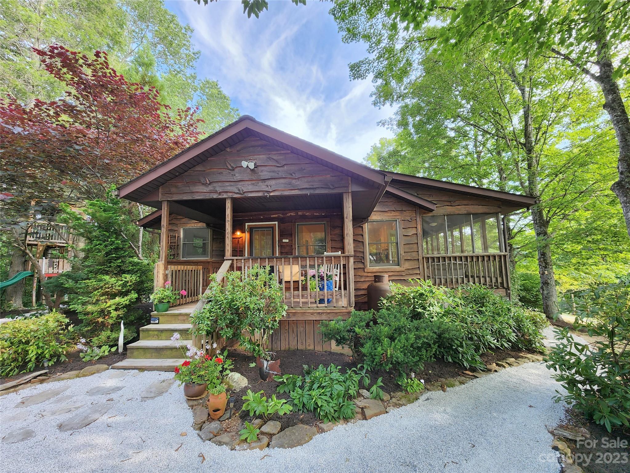 127 Cleve Silver Road Bakersville NC 28705